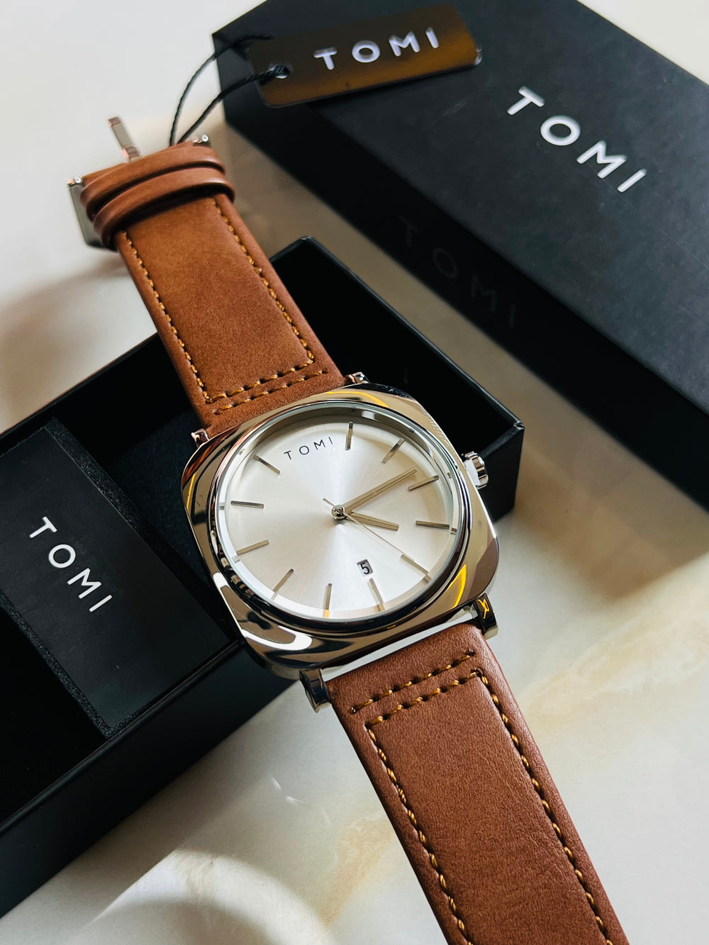TOMI T-084 Men's Watch Quartz Date Leather Strap